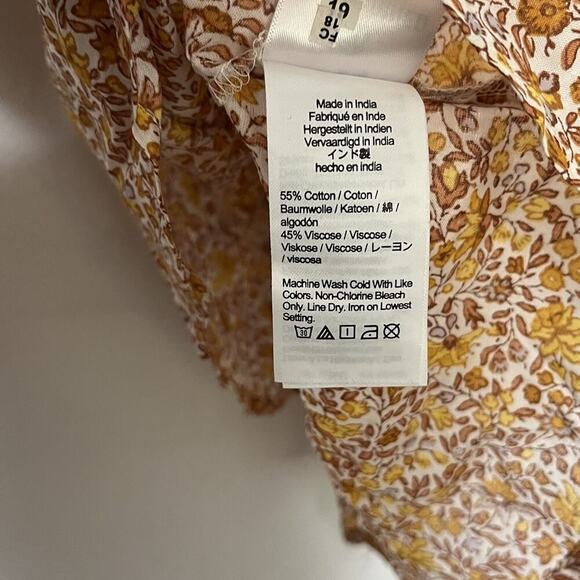 J. Crew Puff Sleeve Ditsy Floral V Neck Top Size 12 Scattered Blooms Prairie NWT - Picture 6 of 6